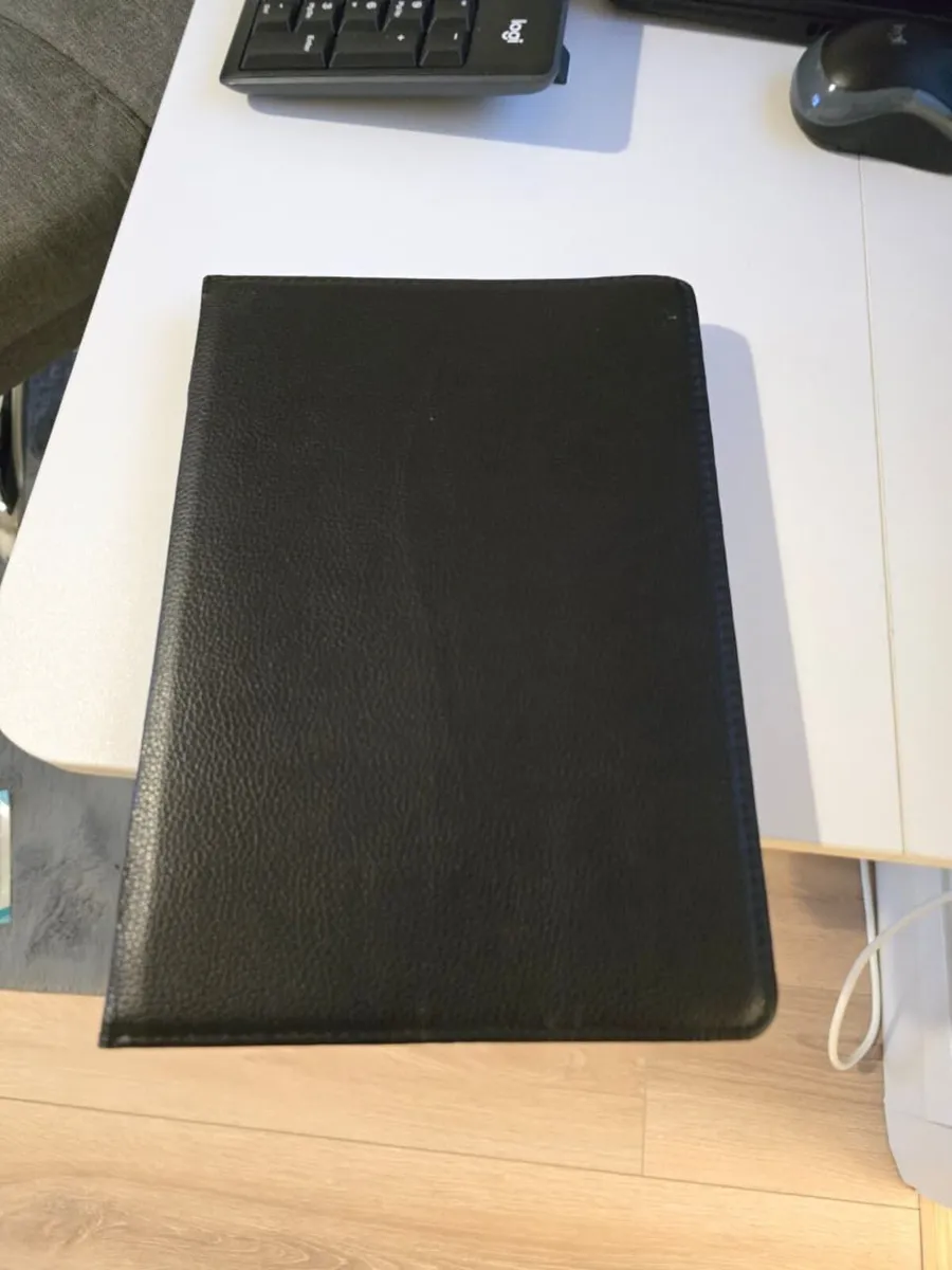 iPad 9th Gen - Image 2