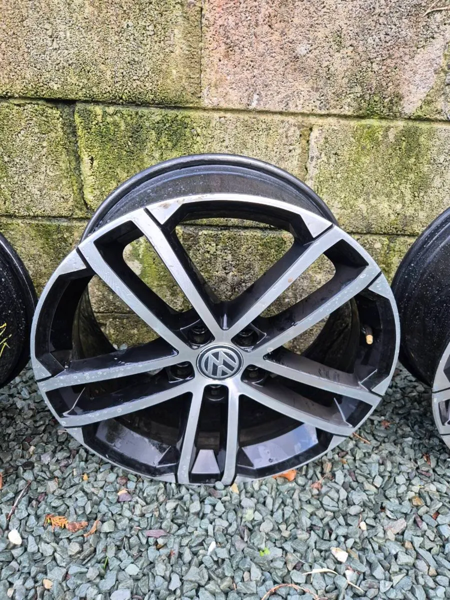 Genuine vw nagaro 18" alloy wheels - Image 3