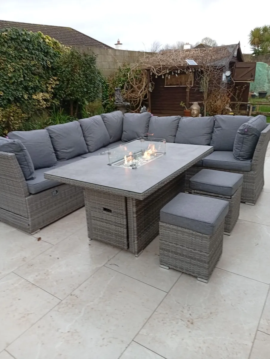 Rattan sofa set - Image 1