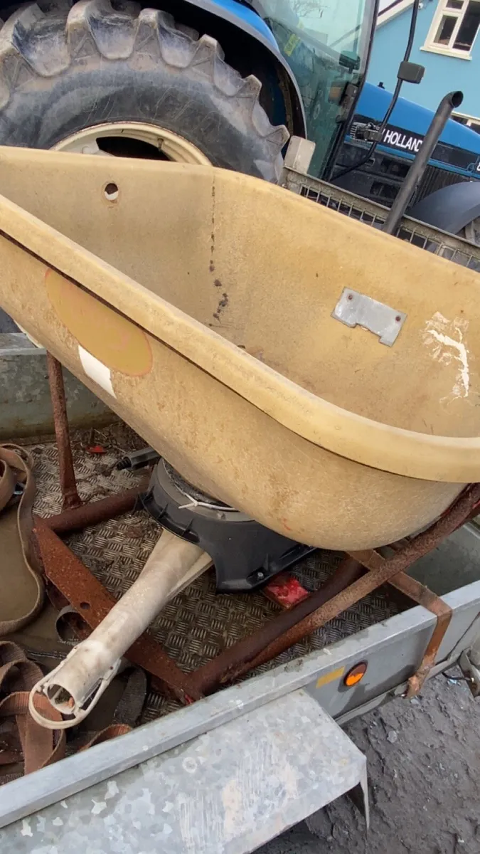 Abbie and vicon - Image 1