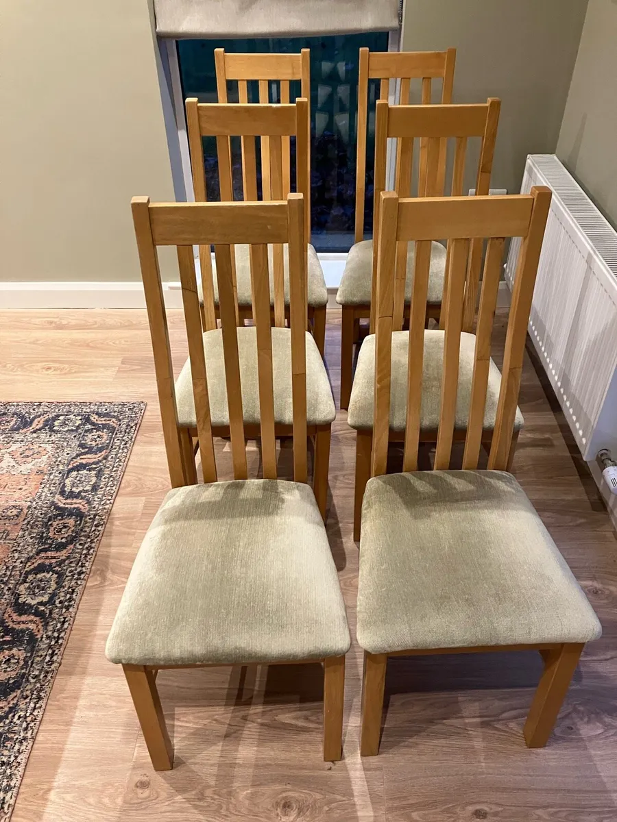 Dining table and 6 chairs - Image 2