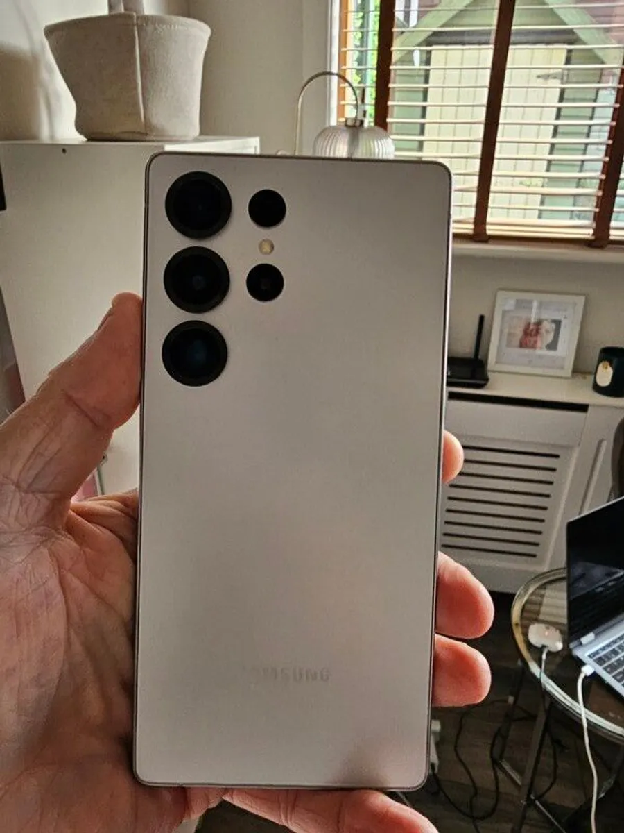 Samsung S25 Ultra 256gb Grade Titanium Silver A would pass as brand new. Open to Trade and Swap Screen Protector Charging Cable and Case. - Image 1