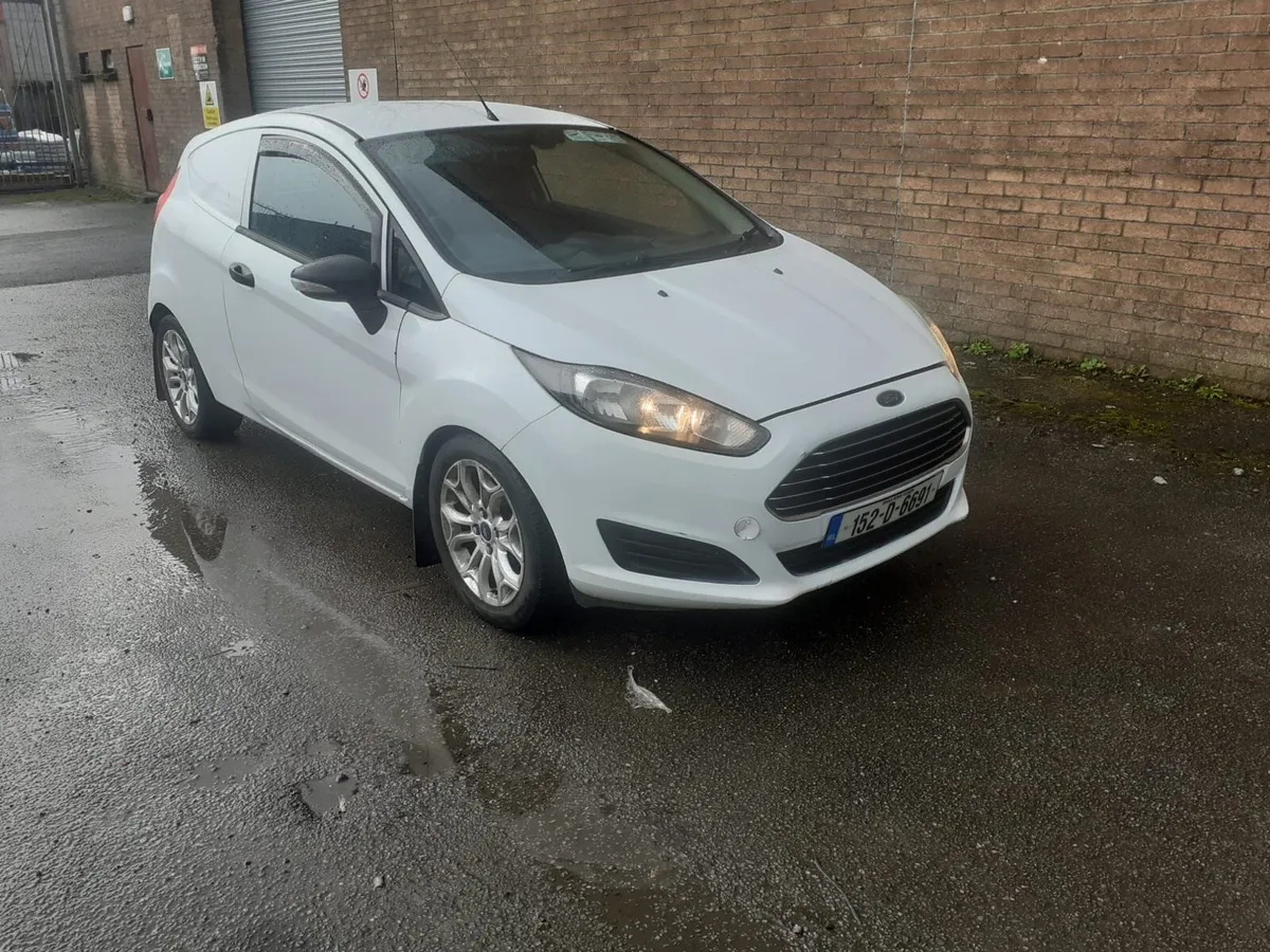 Ford Fiesta Van - Image 2