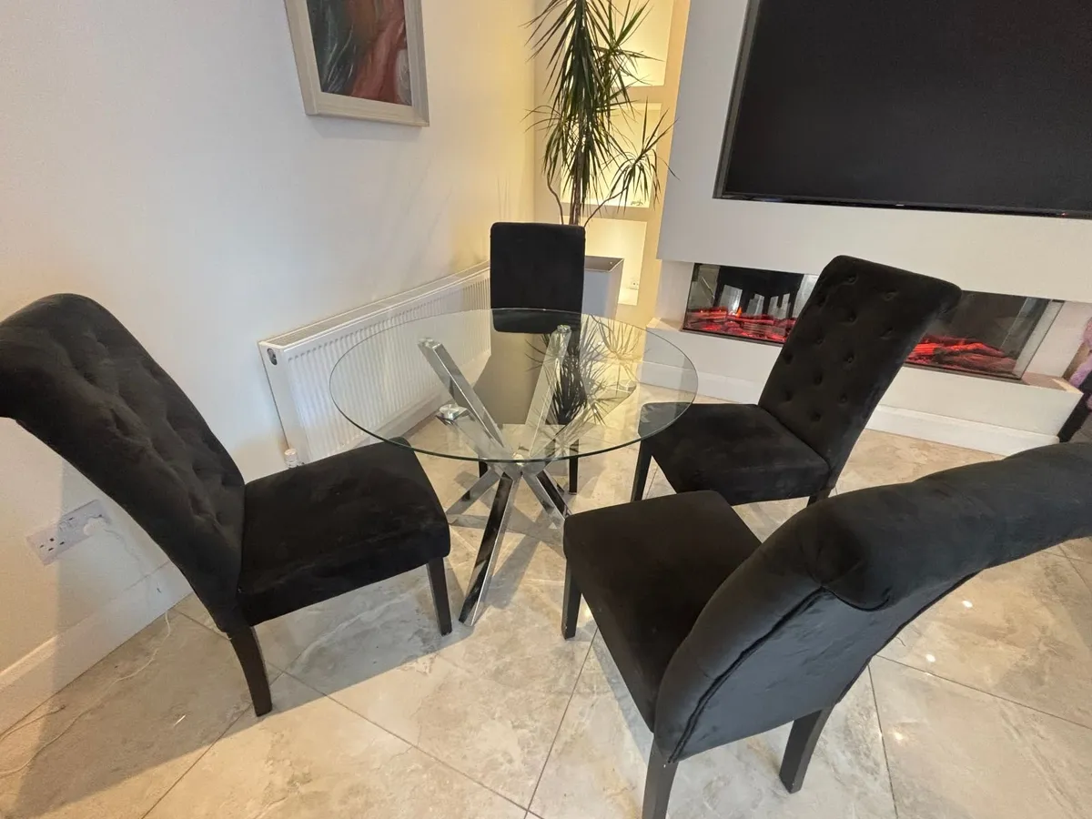 Round Glass Dining table - Image 2