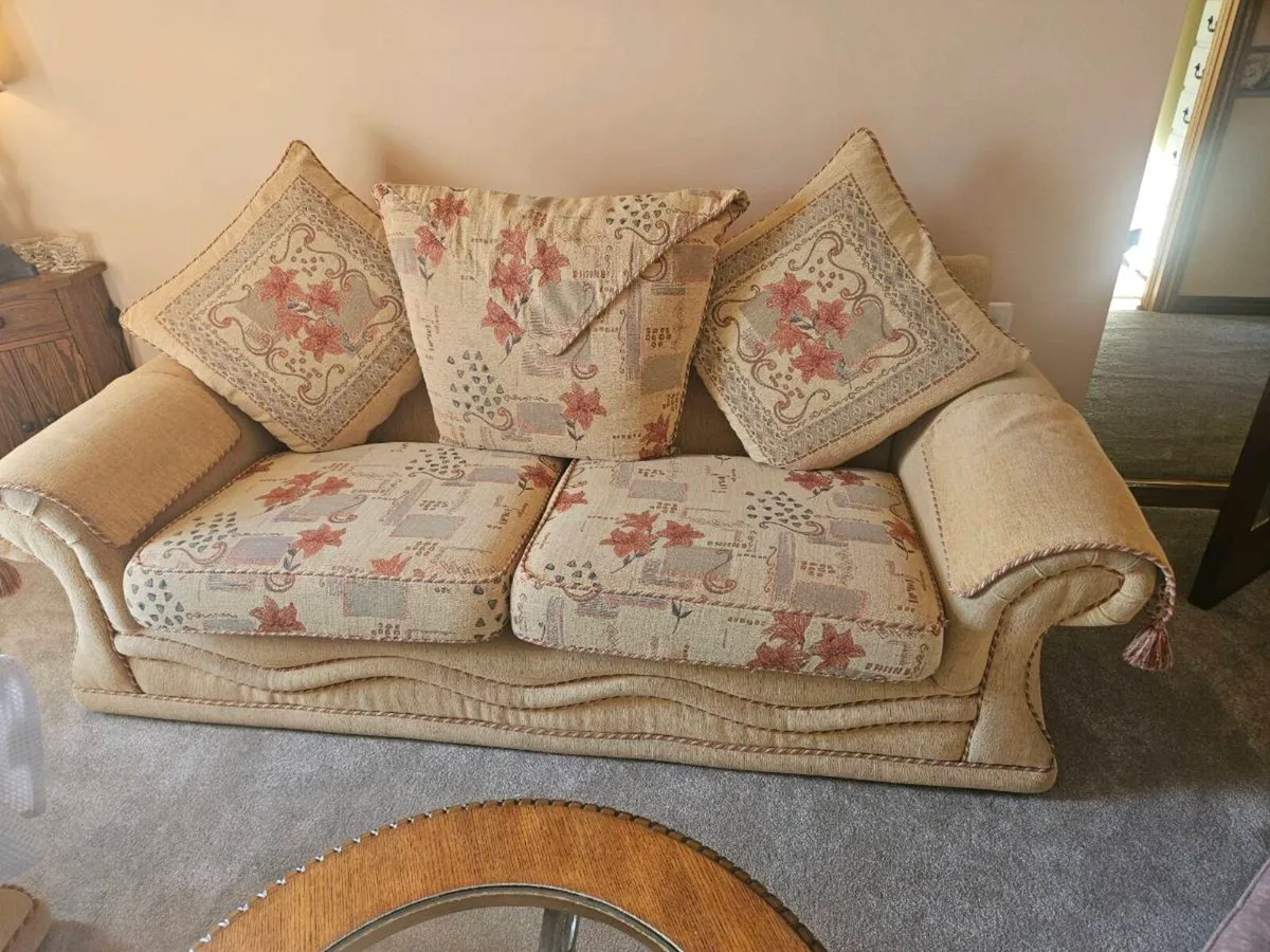 3 Seater & 2 Armchairs - Image 1