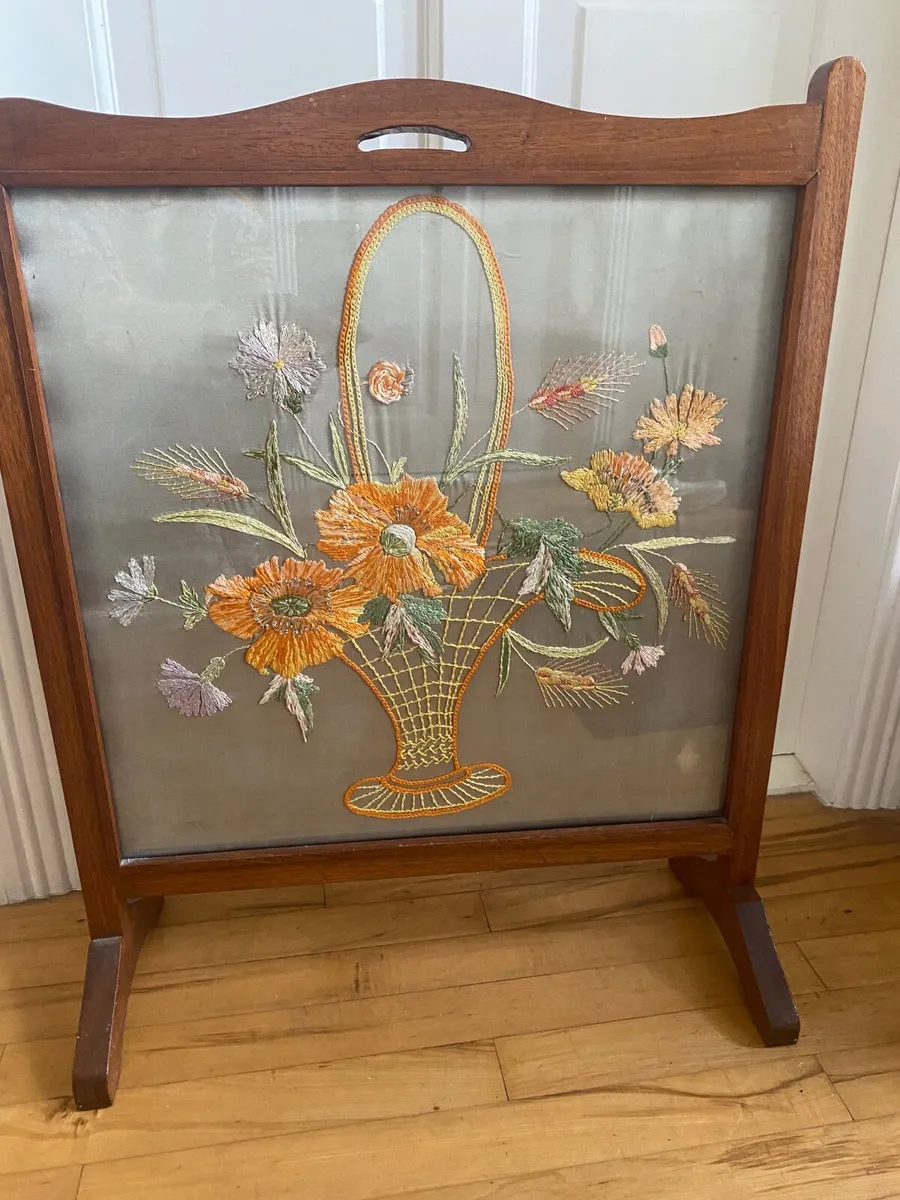 Vintage fire screen - Image 1