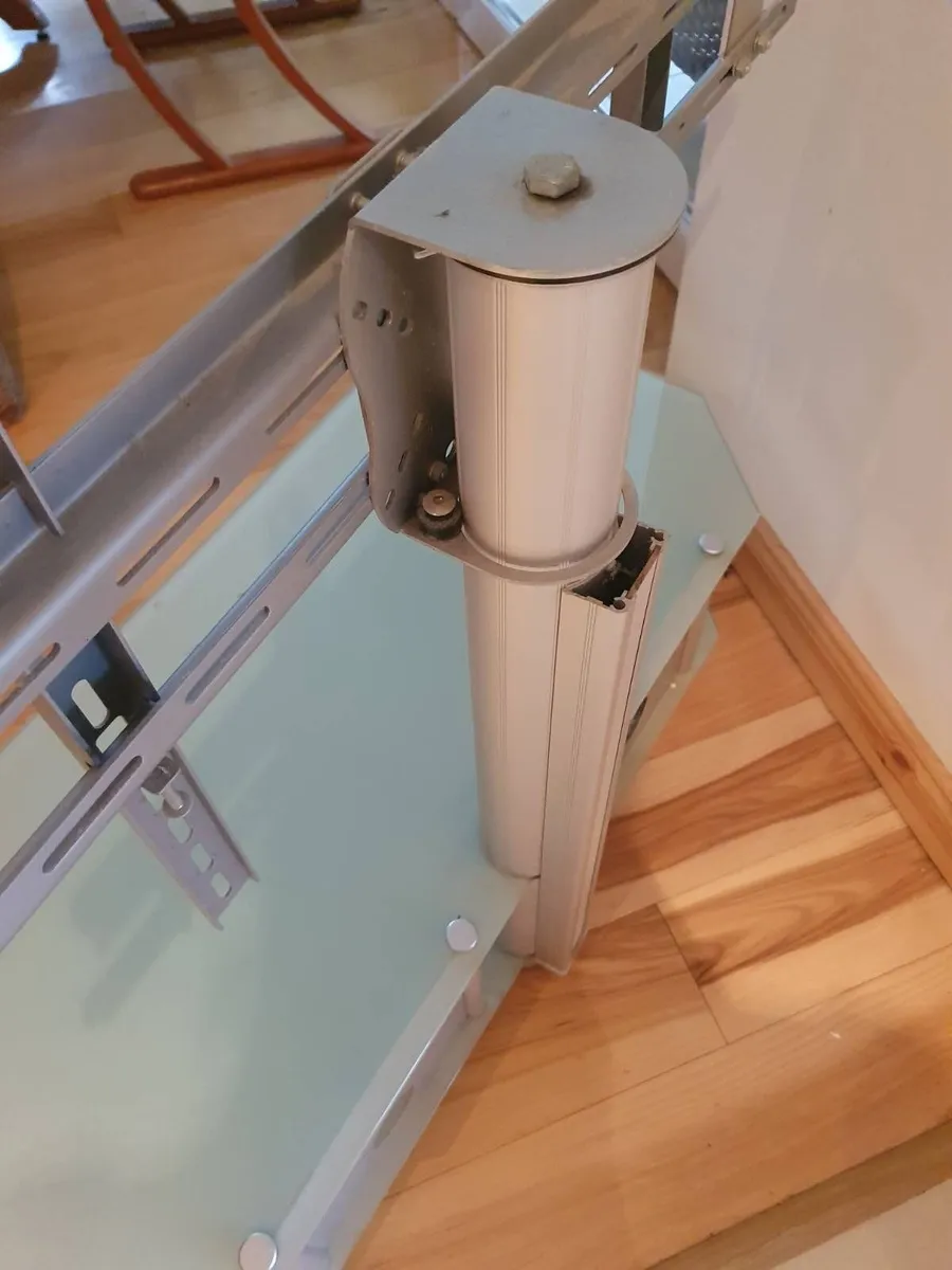 Tv stand - glass and chrome - Image 2