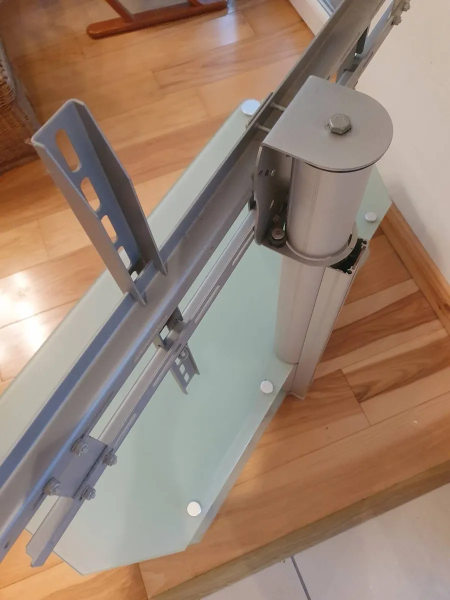 Tv stand - glass and chrome - Image 3