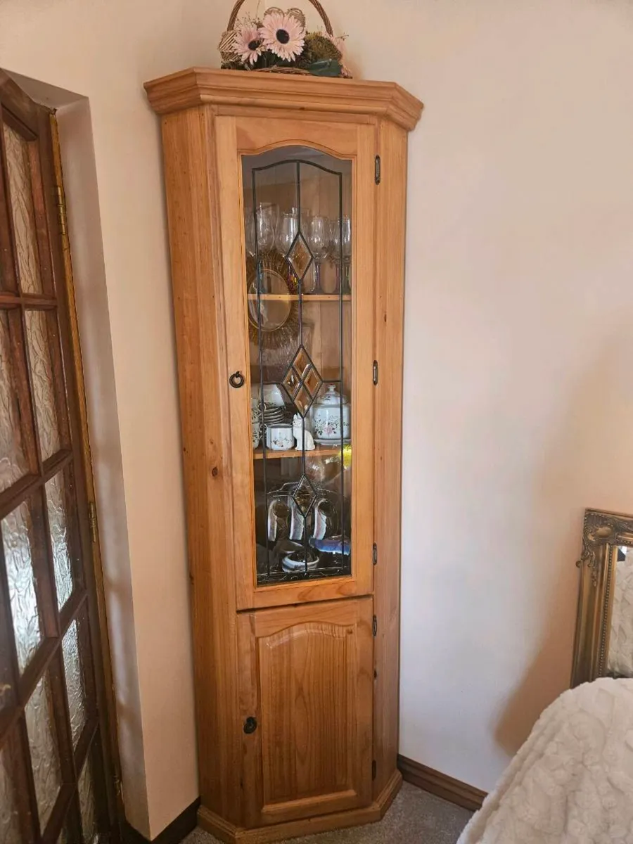 Living Room Units - Image 2