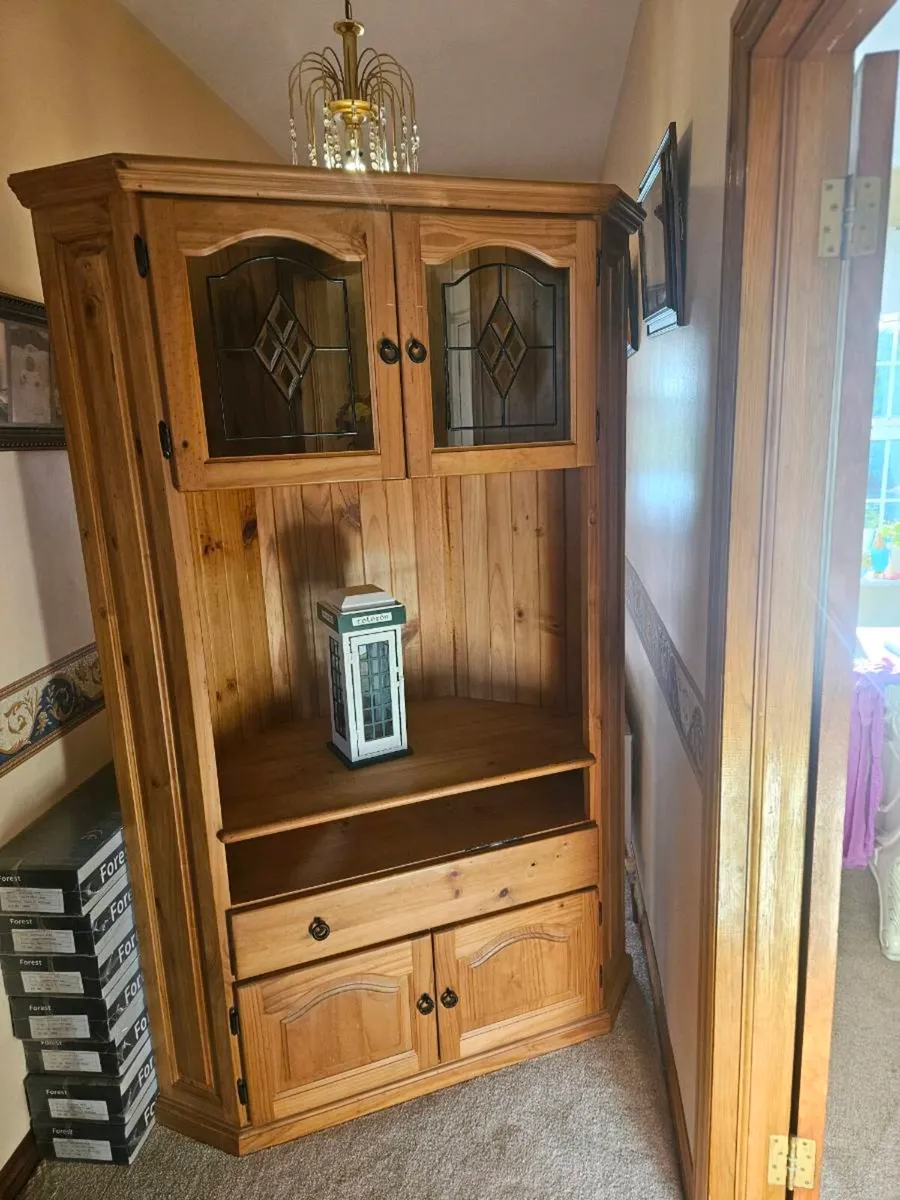 Living Room Units - Image 1