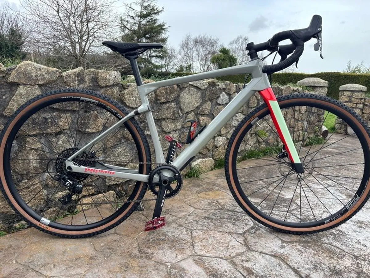 BMC URS One Gravel Bike - Medium - Image 1