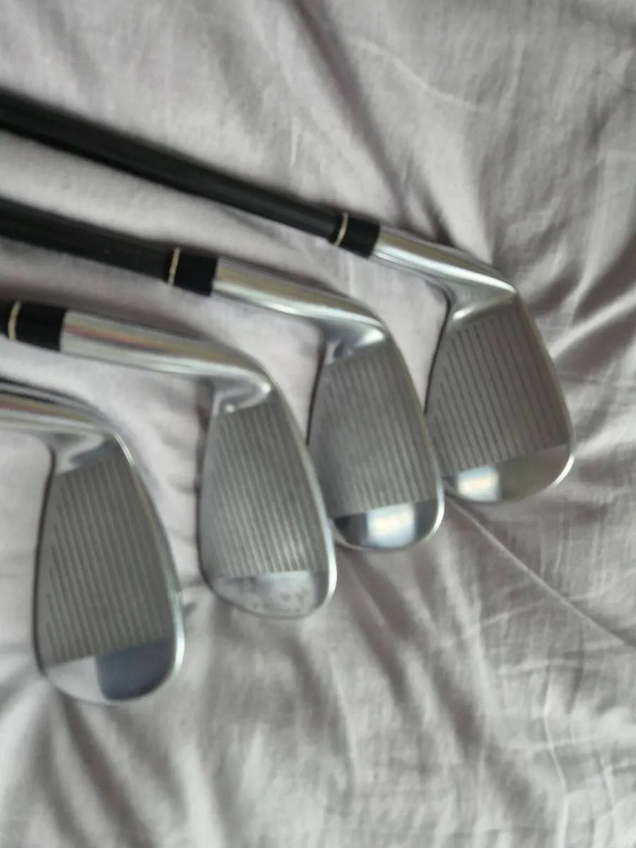 Taylormade RAC LT Graphite Shafted Irons 5 to SW - Image 4