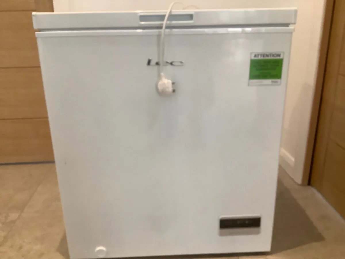 Small Chest freezer - Lec - Image 1