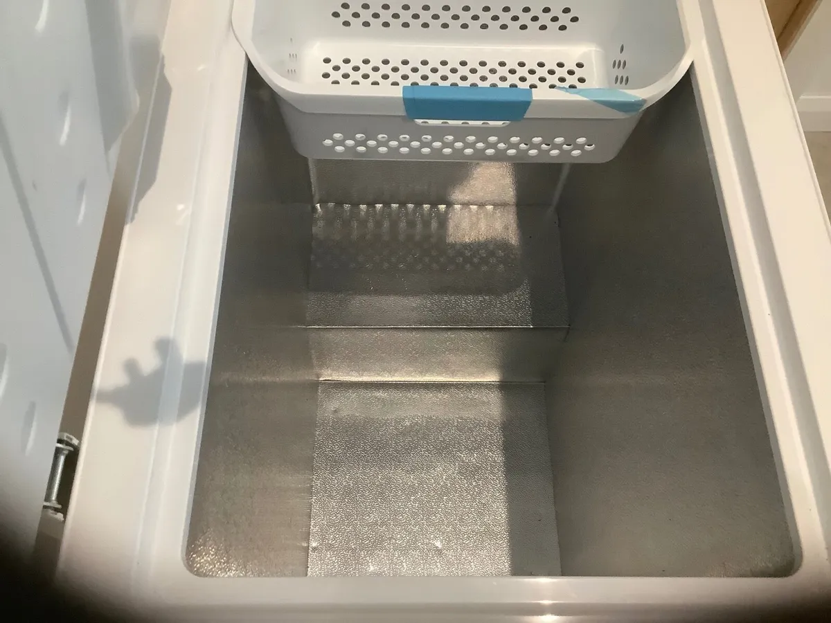 Small Chest freezer - Lec - Image 4