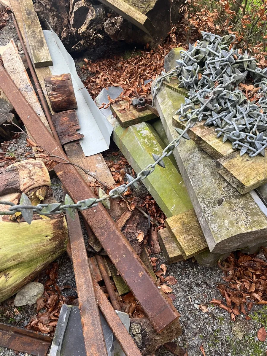 Old Limestone bollards and chain - Image 3