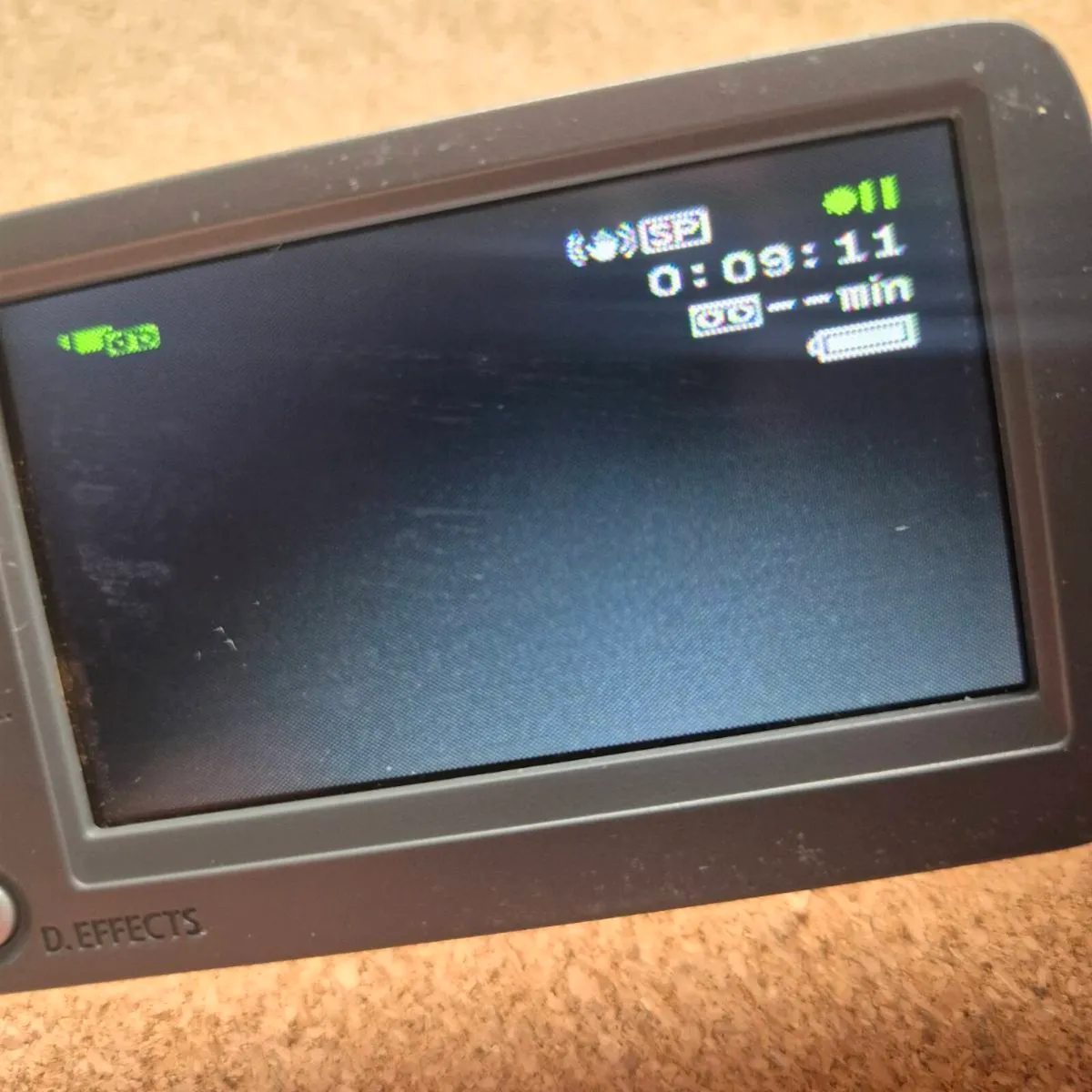 Canon MD205 Video Camera + Charger + Battery + Cas - Image 2