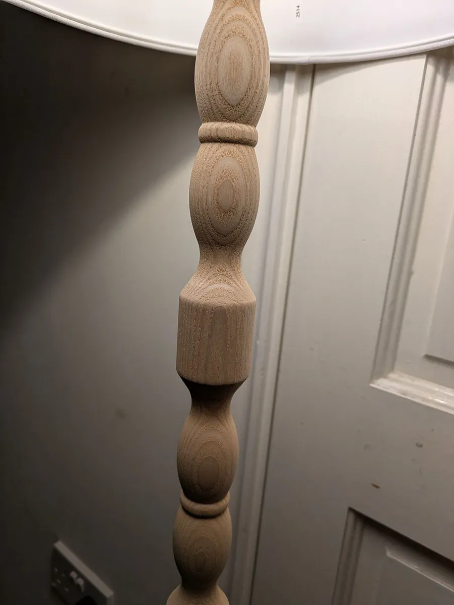 Floor lamp with lampshade - Image 2