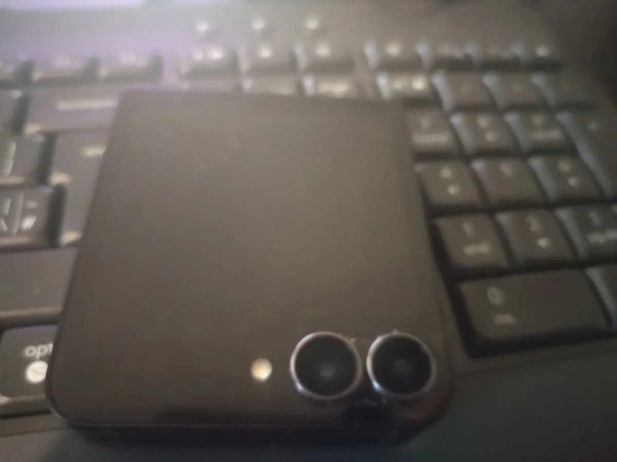 Samsung flip 7 Fe - Image 3