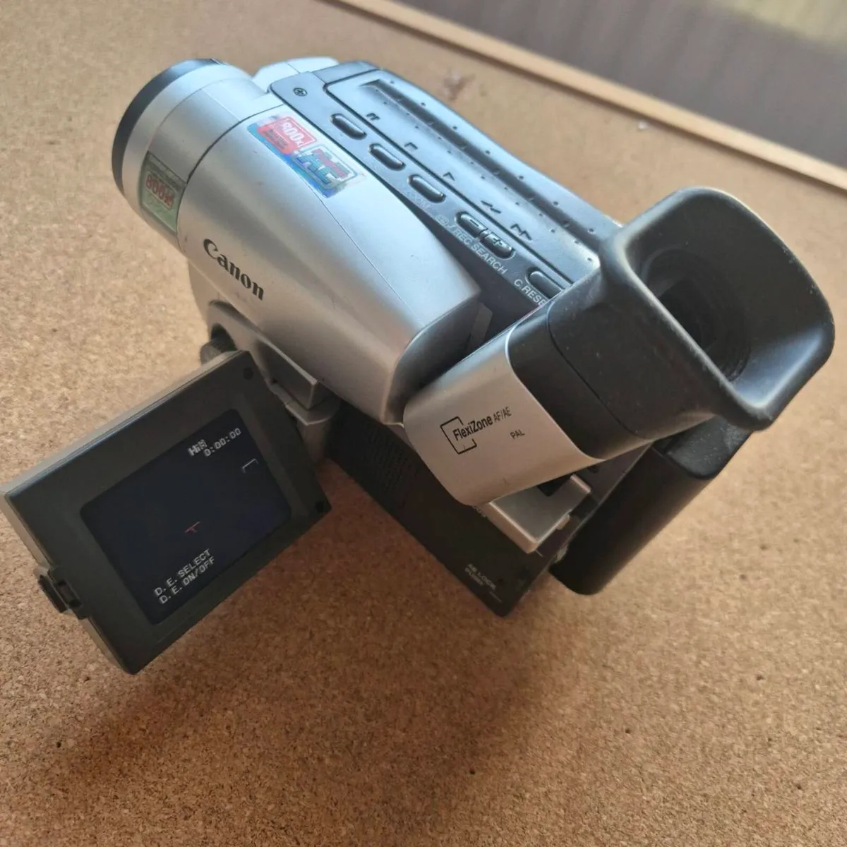 Canon V60 Video Camera - Image 1