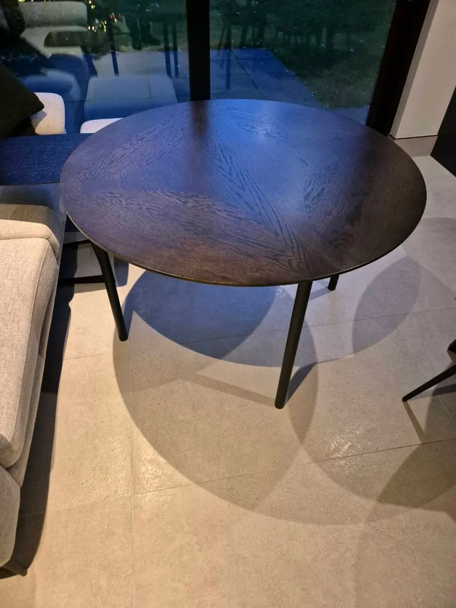 Kitchen table - Image 1