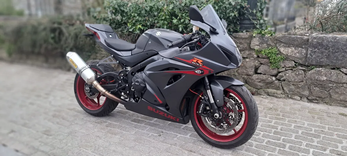 17 Suzuki GSX-R 1000 - Image 1