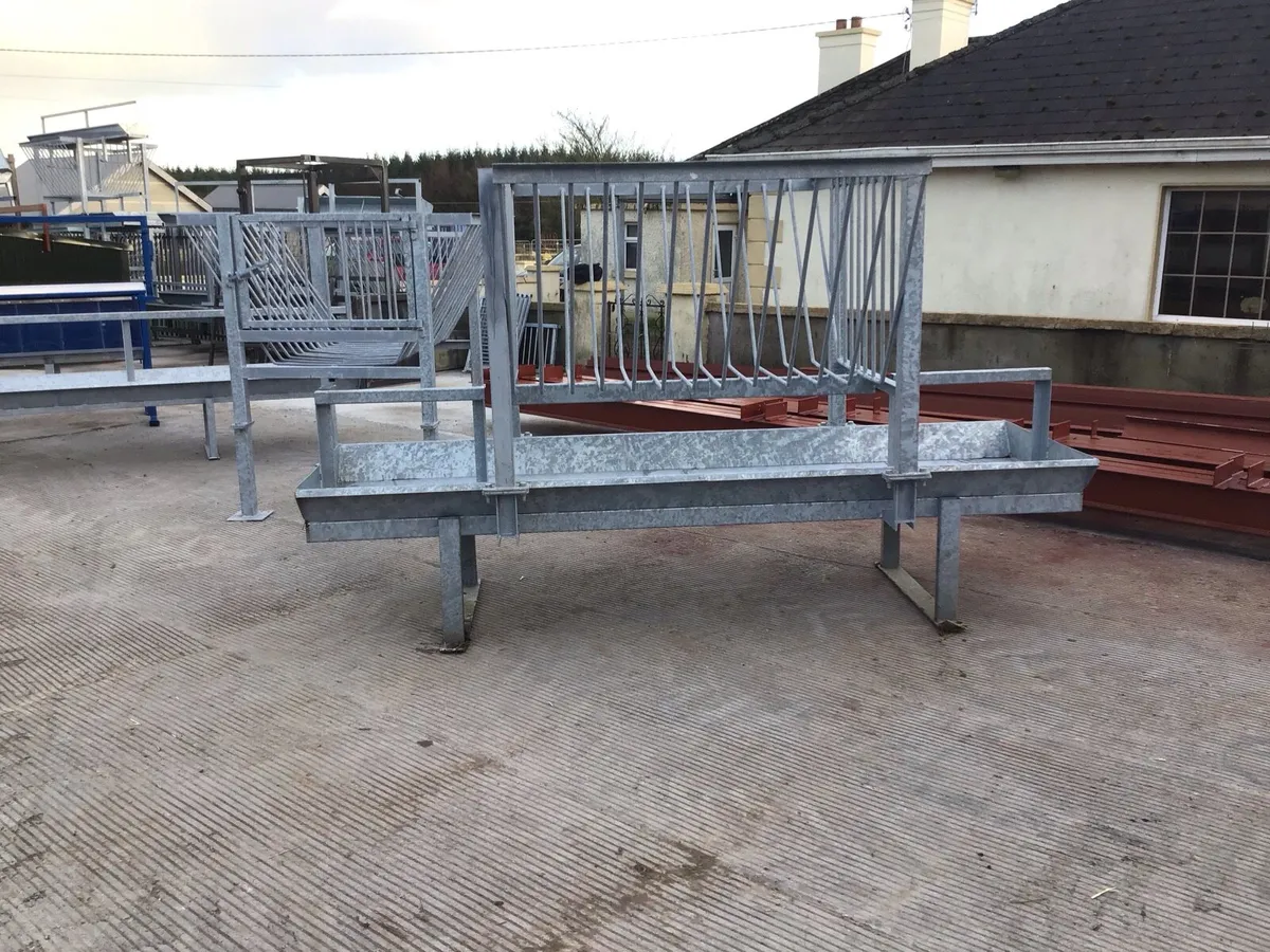 Feeding troughs calf huts - Image 2