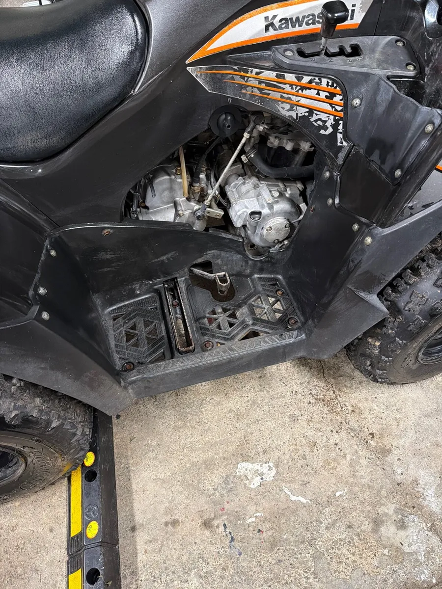 Kawasaki KVF300 farm quad bike - Image 4