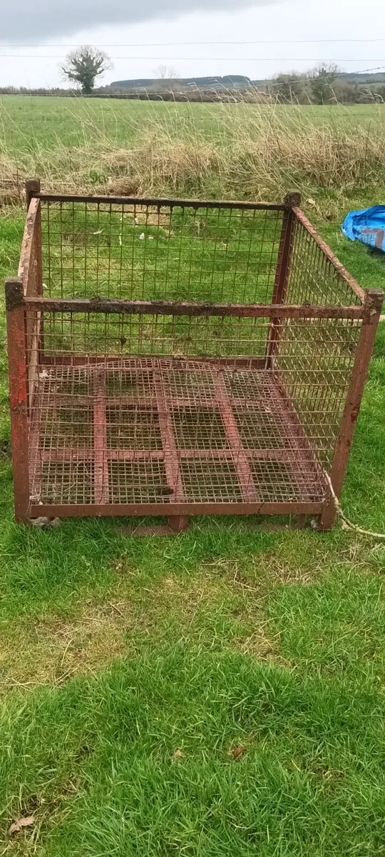 Heavy duty Stillage crate
