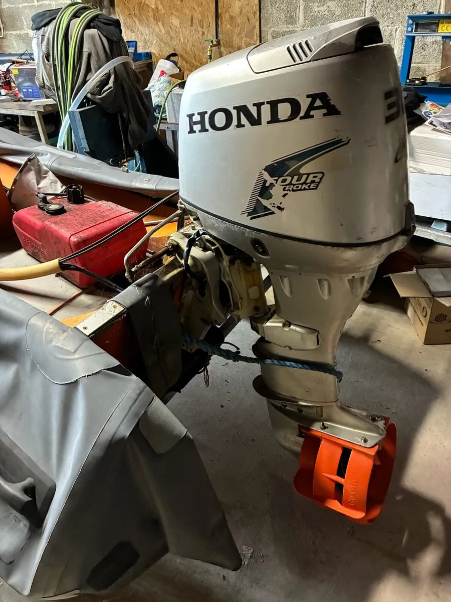 Honda 30hp outboard engine - Image 1