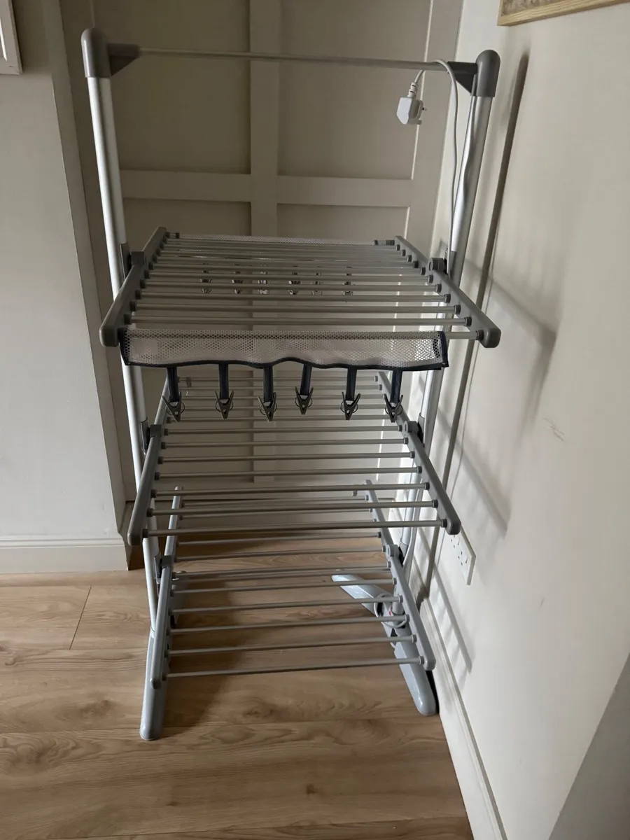 Electric clothes horse - Image 1