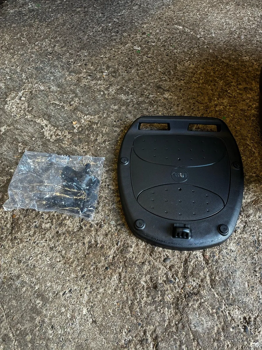 Givi Topbox - Image 3