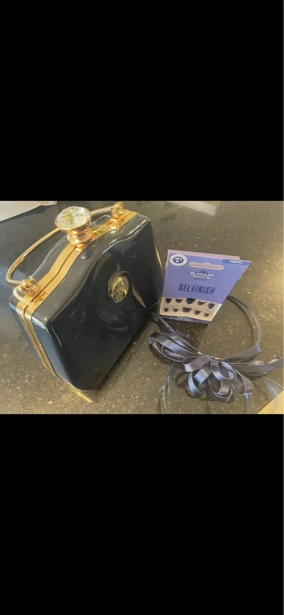 New shoes and Accessories - Image 4