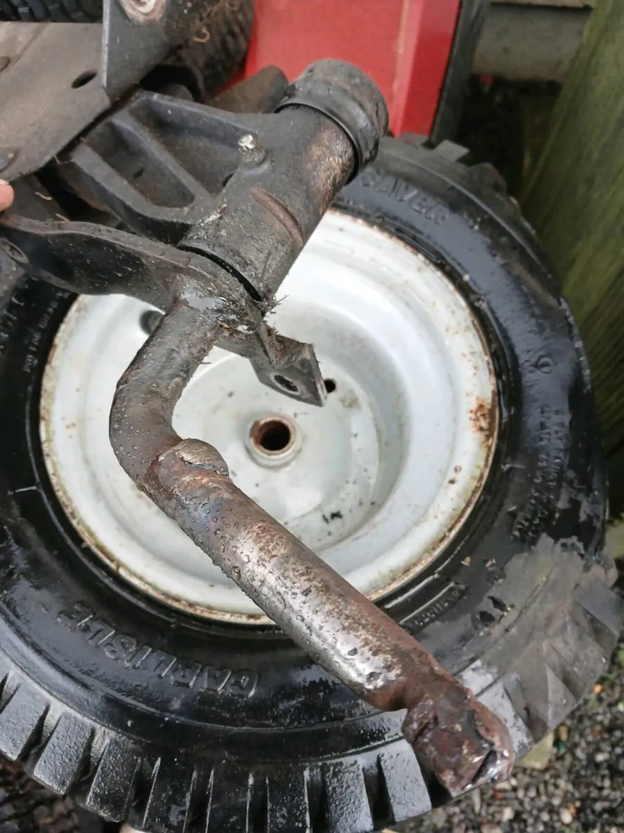 Ride on mowers front axle replacement - Image 4
