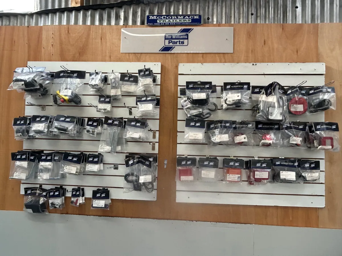 Ifor Williams Horsebox Service Pack - Image 1