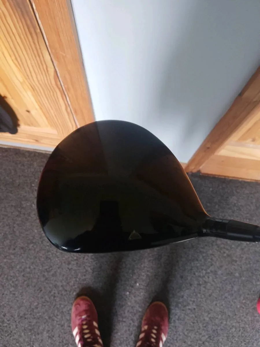 Titleist 915 D4 Driver - Image 2