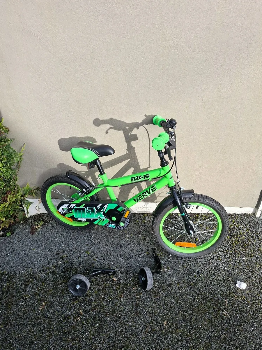 16" Bike with Stabilisers - Image 1