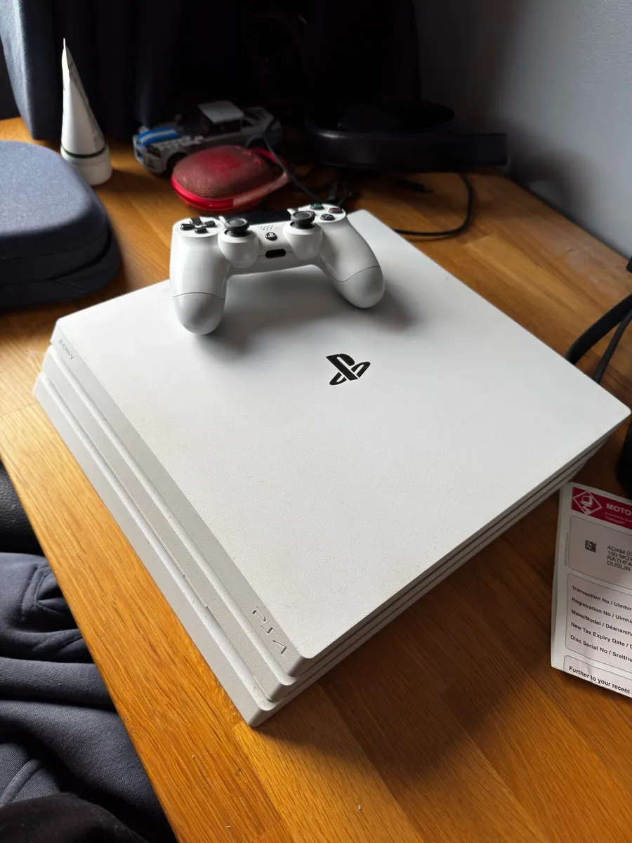 PS4 Pro White 1 Terabyte storage - Image 2