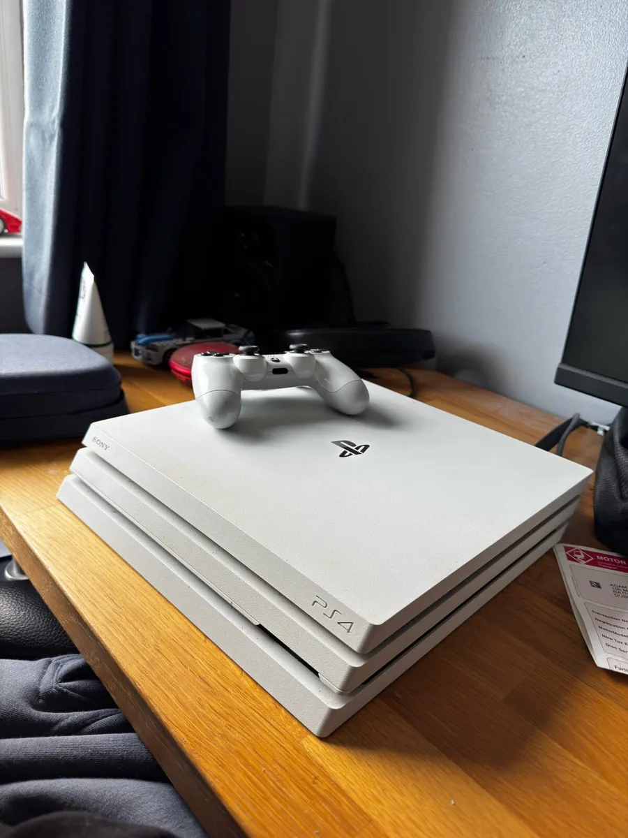 PS4 Pro White 1 Terabyte storage - Image 1