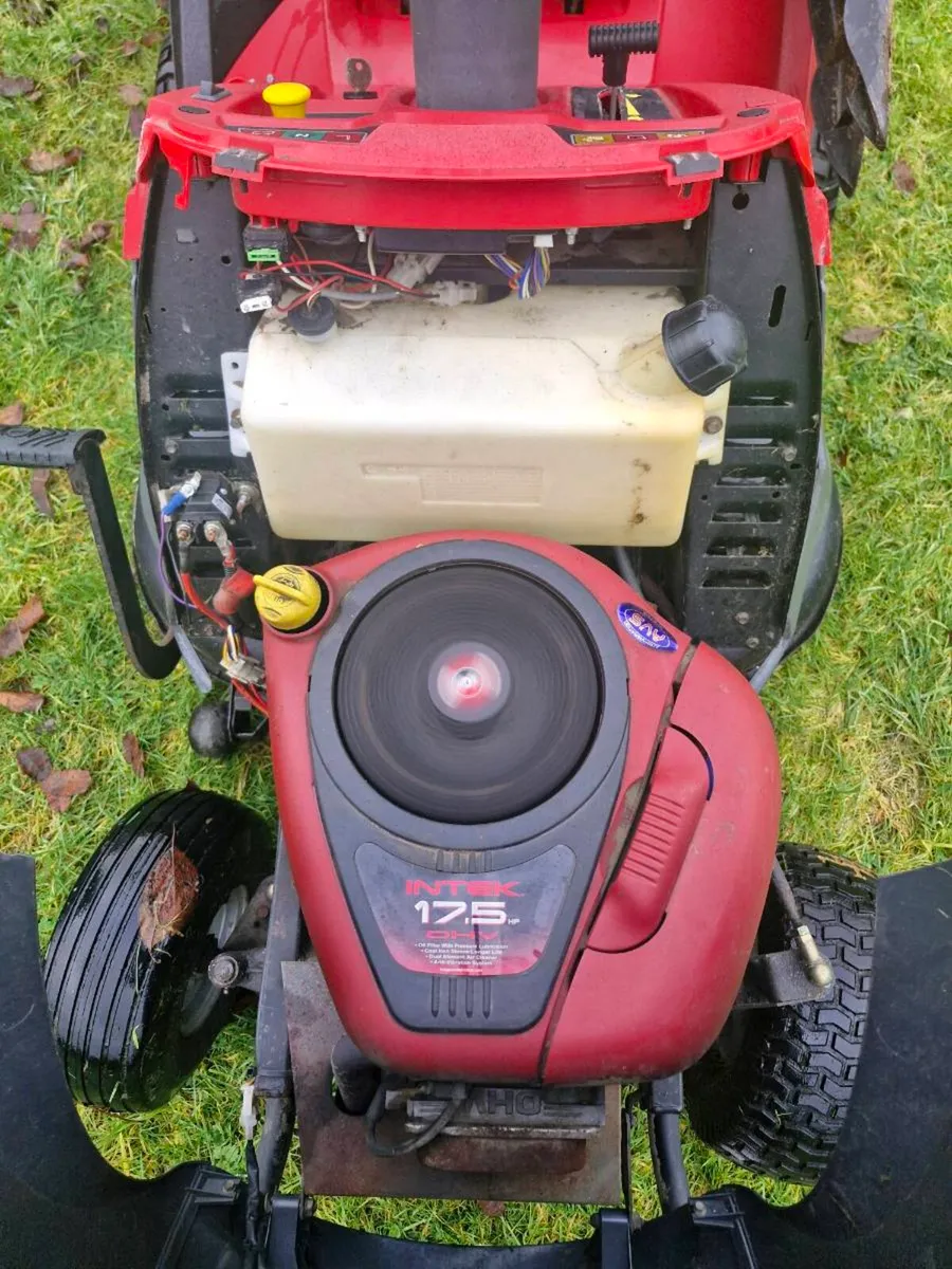 Castlegarden ride on mower Delivery available - Image 2