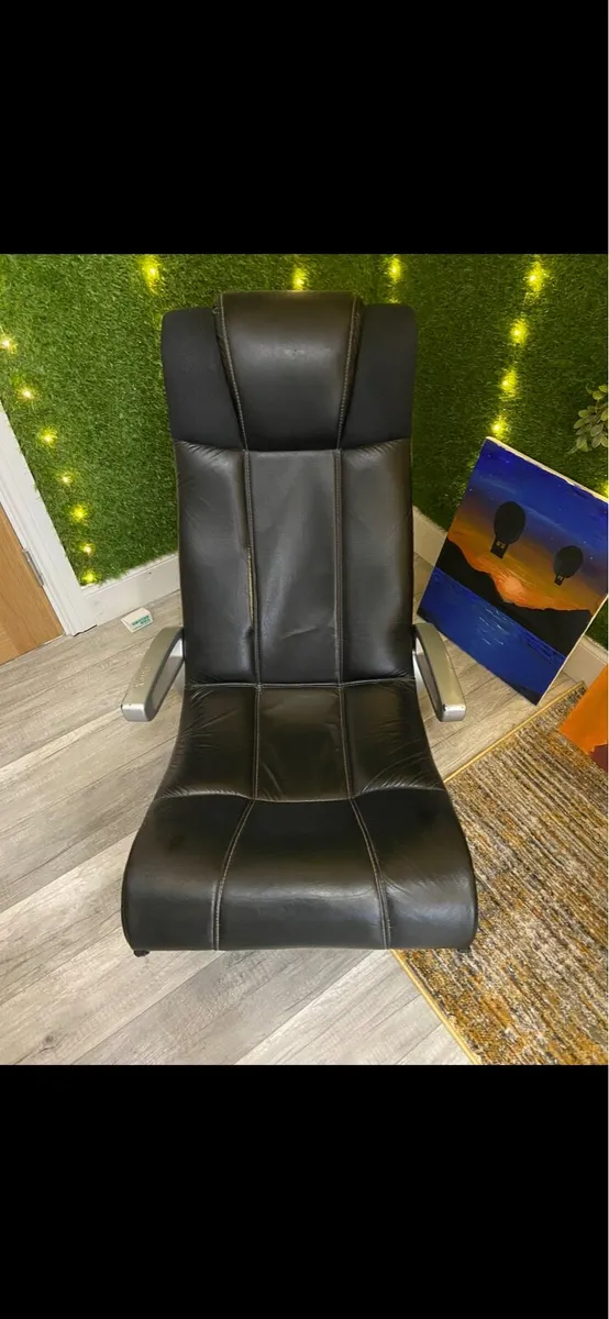 Gaming Chair - X rocker - Image 1