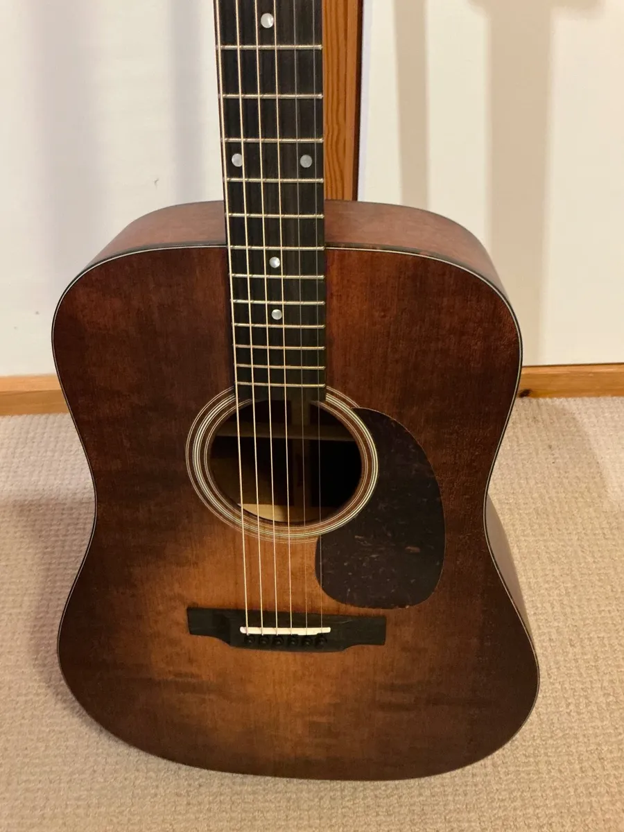 Eastman E1 accoustic guitar and softcase - Image 2