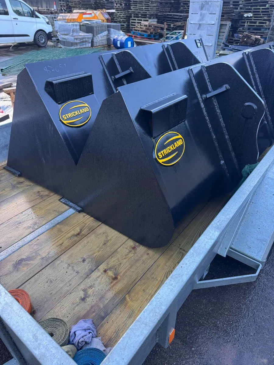 Strickland manitou 7ft bucket - Image 1