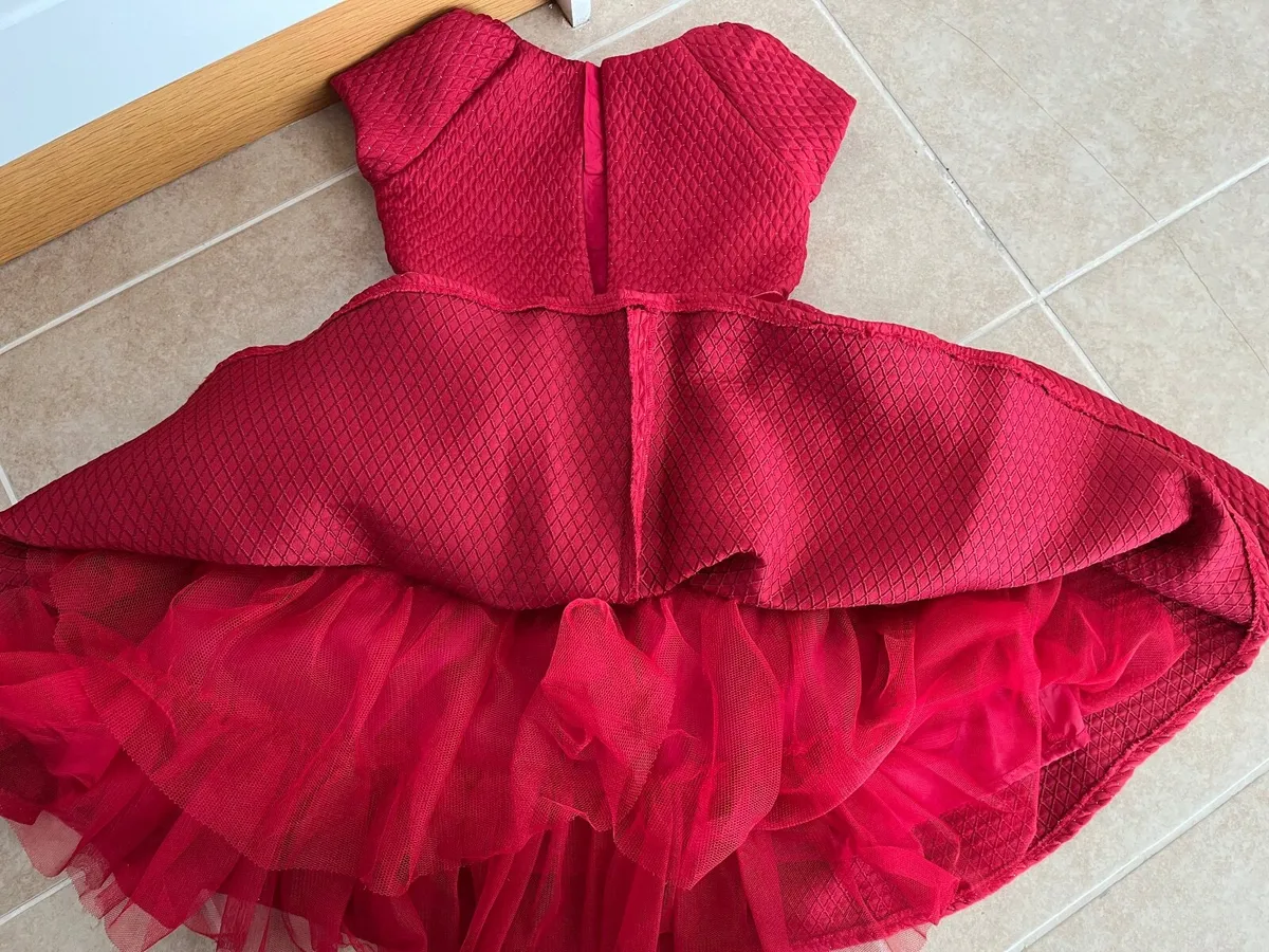 Girls red dress 6 years old - Image 4