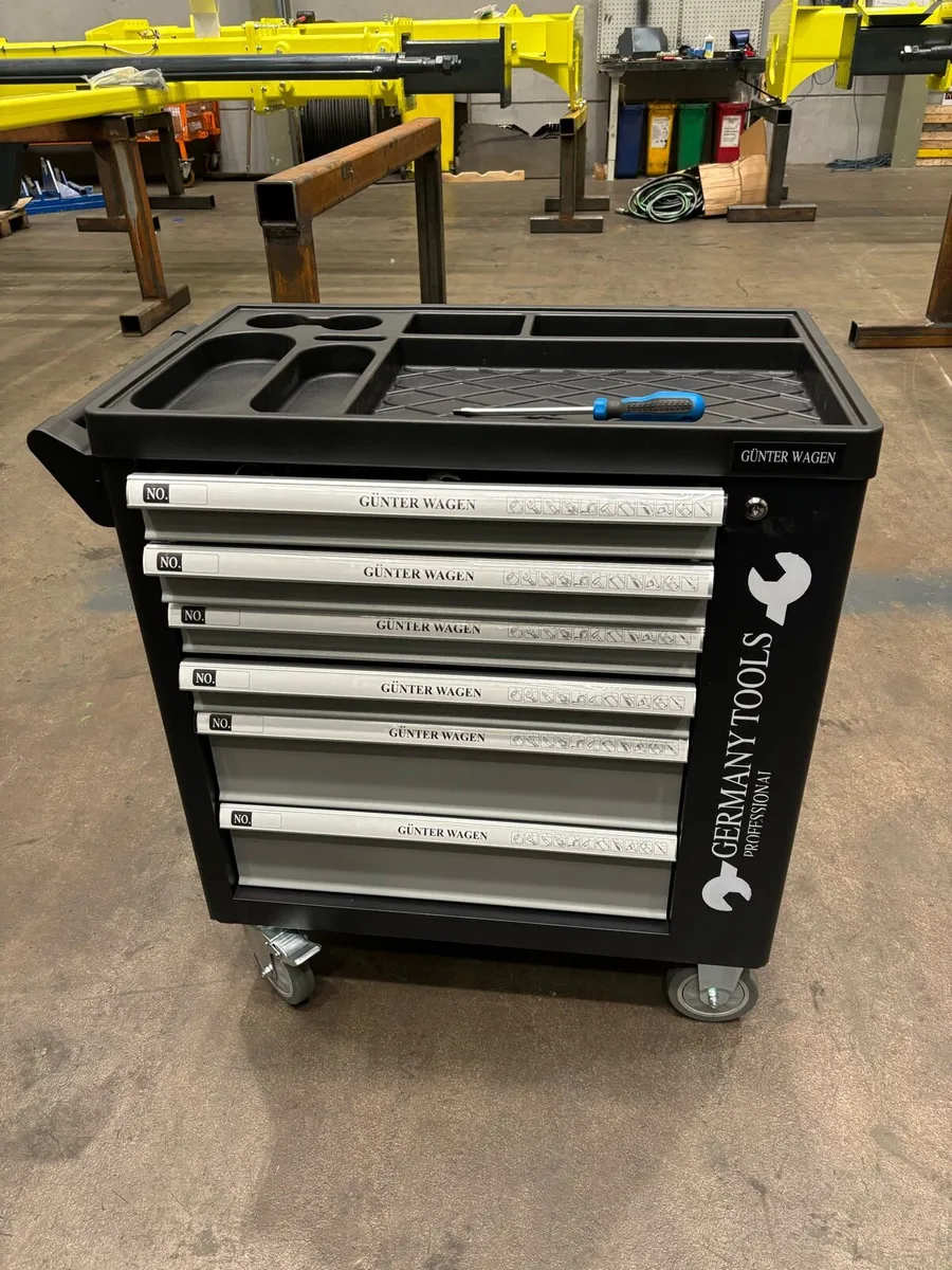 Tool chest - Image 1