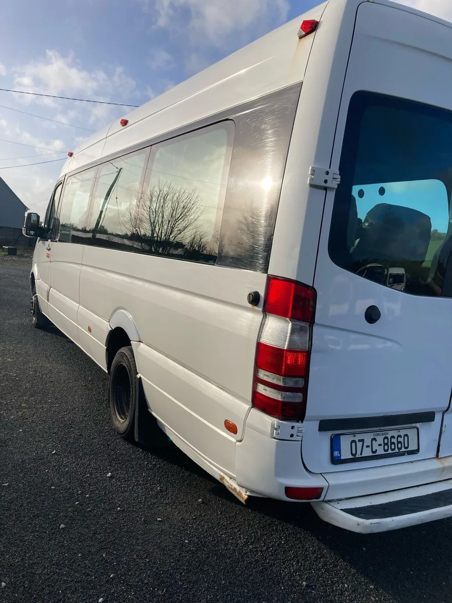 2007 Mercedes Sprinter - Image 2