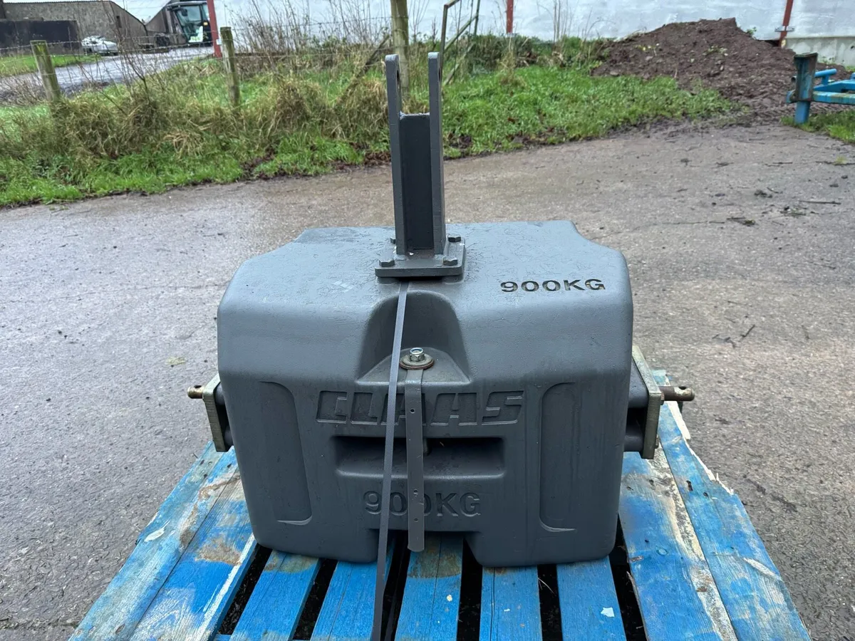 Claas 900kg Weight Block 3 point linkage tombstone - Image 2