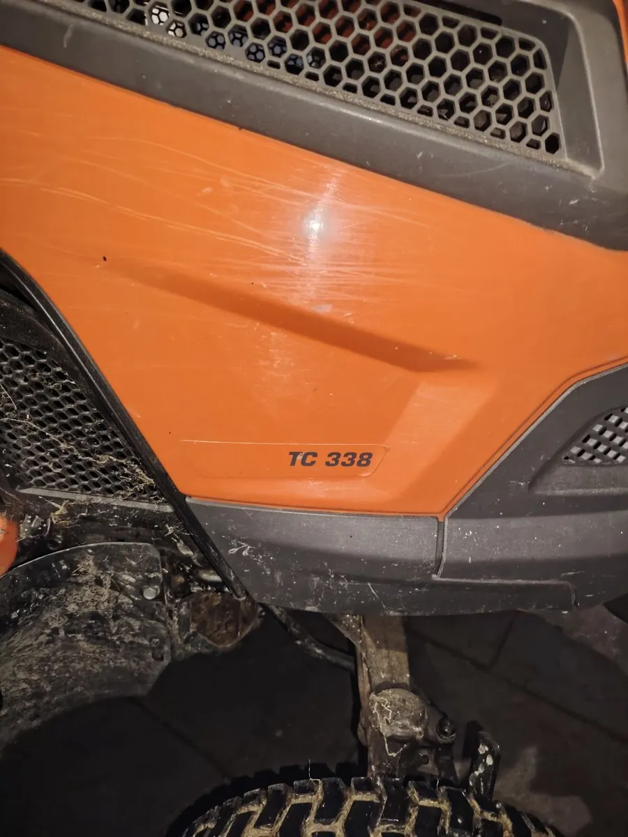 Husqvarna TC 338 Ride On - Image 2