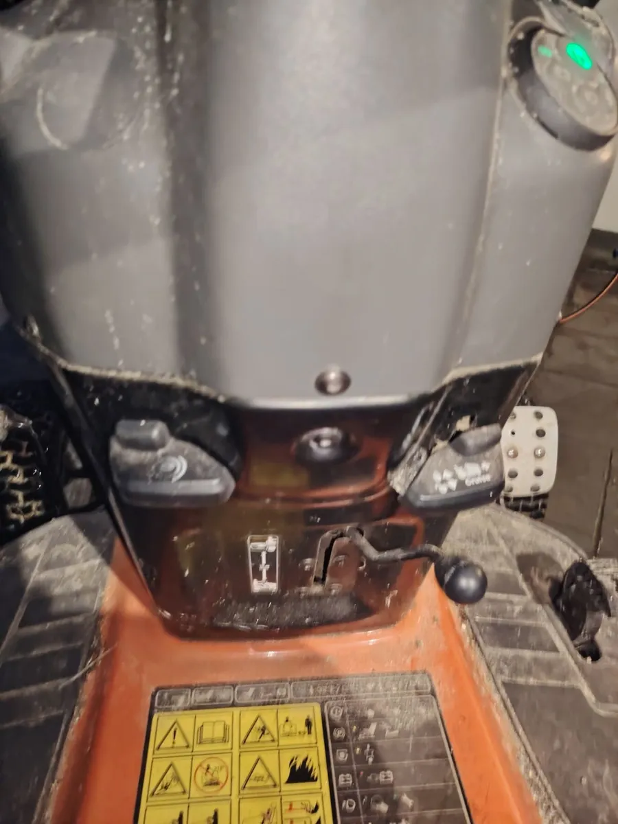 Husqvarna TC 338 Ride On - Image 3