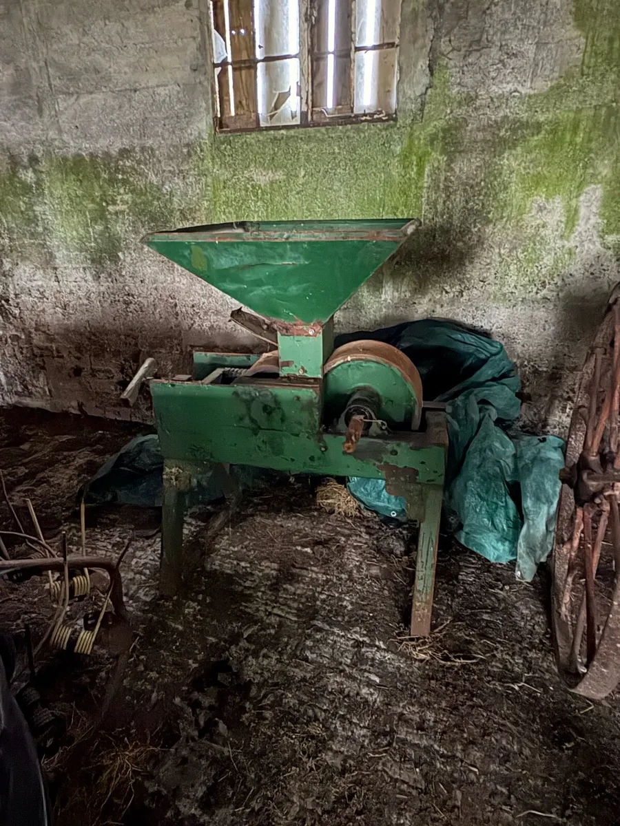 Farm equipment - Image 3