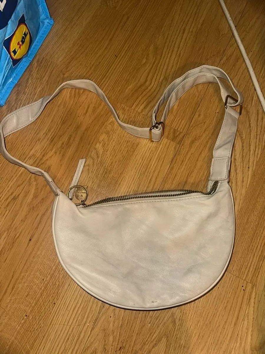 girl clothes and shoes - Image 1